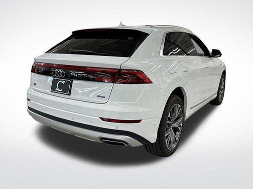 2025 Audi Q8 Premium Plus