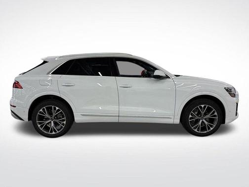 2025 Audi Q8 Premium Plus