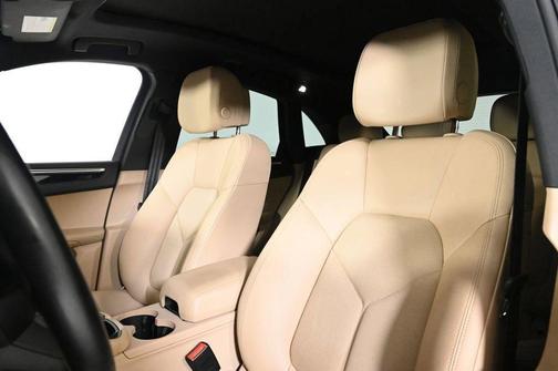 2023 Porsche Macan T