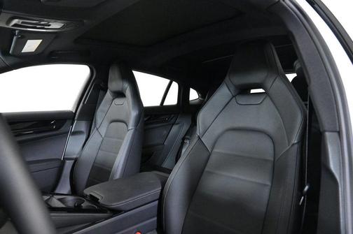 2026 Porsche Panamera RWD