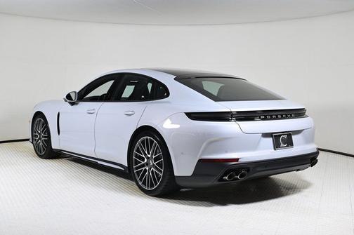 2026 Porsche Panamera RWD