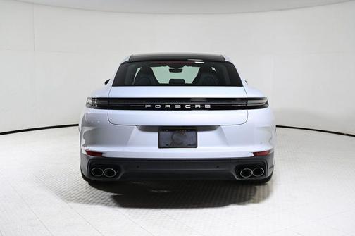 2026 Porsche Panamera RWD