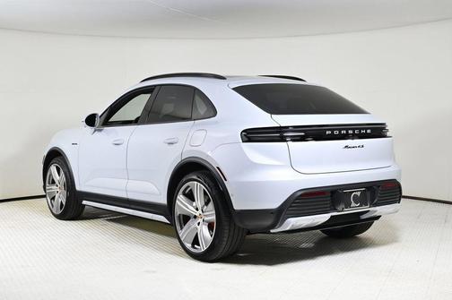 2025 Porsche Macan 4S