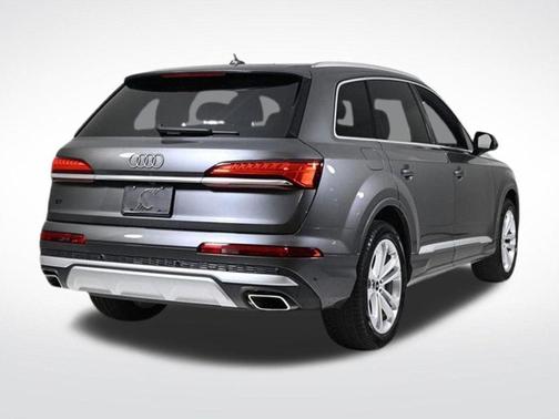 2025 Audi Q7 45 Premium