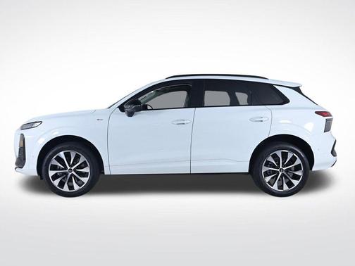 Glacier White Metallic 2026 Audi Q3 S line