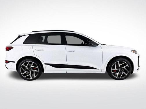 2025 Audi SQ6 e-tron Premium