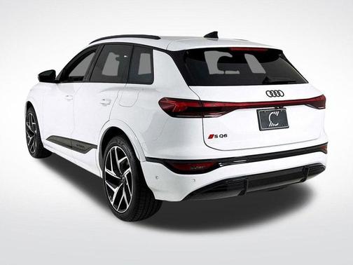 2025 Audi SQ6 e-tron Premium