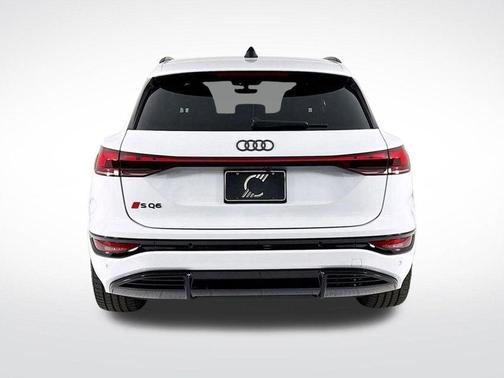2025 Audi SQ6 e-tron Premium