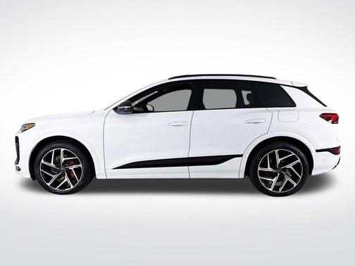 2025 Audi SQ6 e-tron Premium