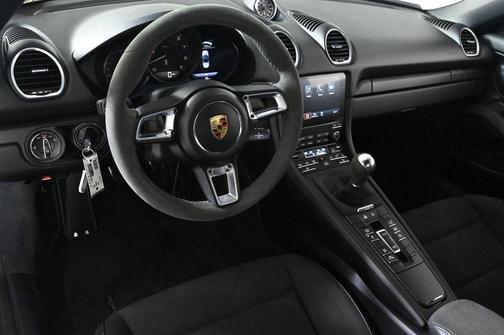 2022 Porsche 718 Spyder Base