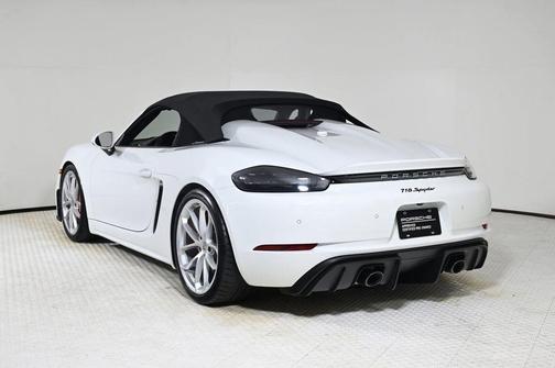 2022 Porsche 718 Spyder Base