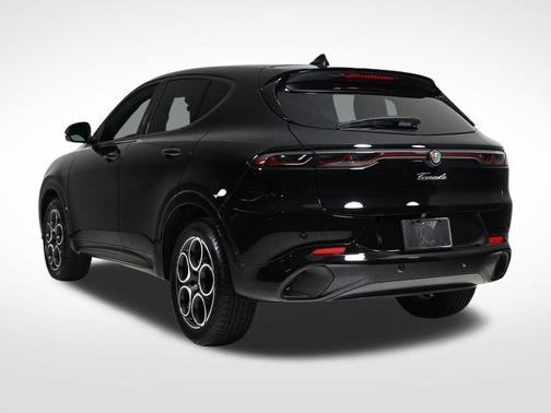 2025 Alfa Romeo Tonale Base
