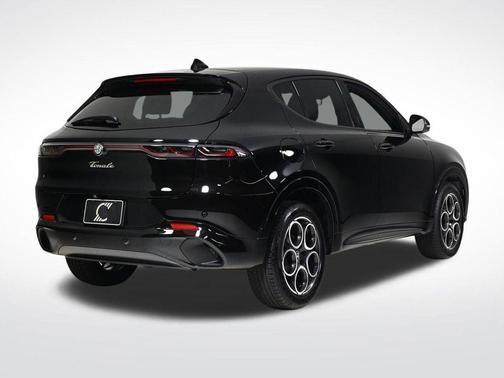 2025 Alfa Romeo Tonale Base