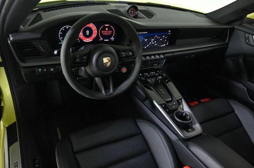 2025 Porsche 911 Carrera
