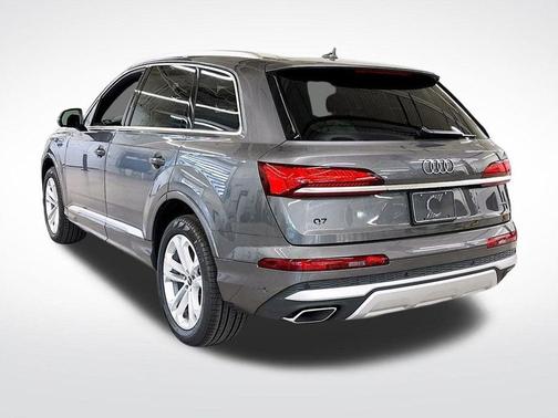 2025 Audi Q7 45 Premium Plus