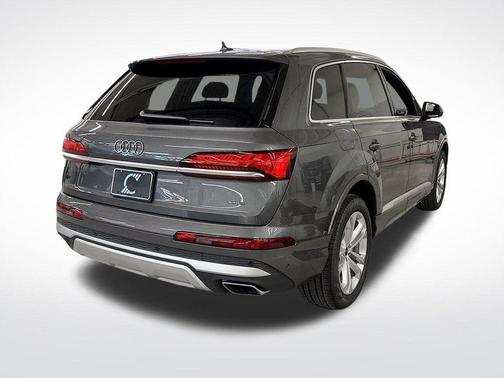 2025 Audi Q7 45 Premium Plus