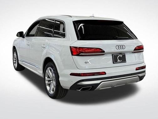 2025 Audi Q7 55 Premium Plus