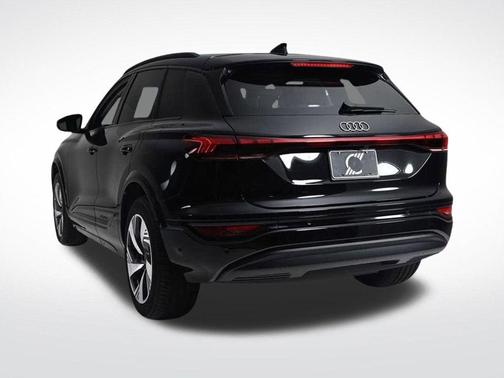 2025 Audi Q6 e-tron Premium