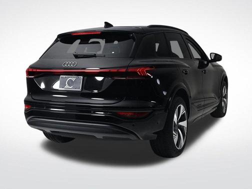 2025 Audi Q6 e-tron Premium