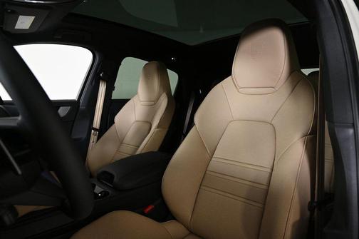 2026 Porsche Cayenne AWD