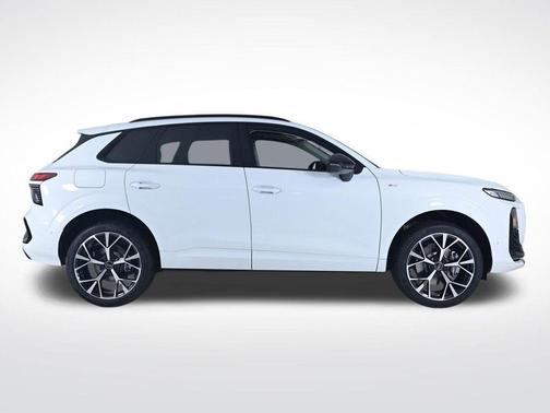 Glacier White Metallic 2026 Audi Q3 S line