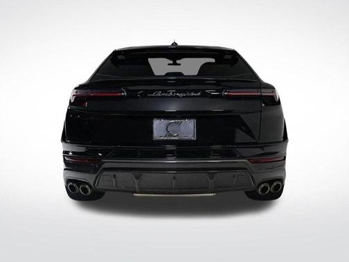 2023 Lamborghini Urus Performante