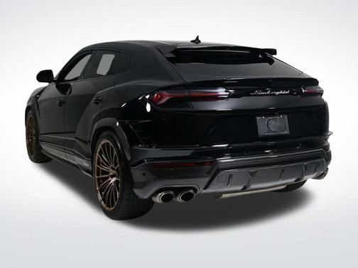 2023 Lamborghini Urus Performante