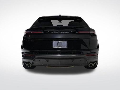 2023 Lamborghini Urus Performante