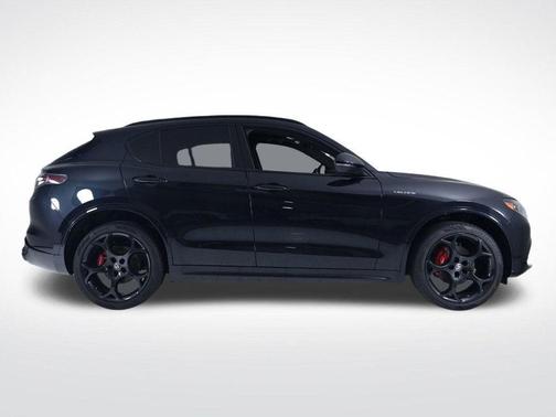 2025 Alfa Romeo Stelvio Base