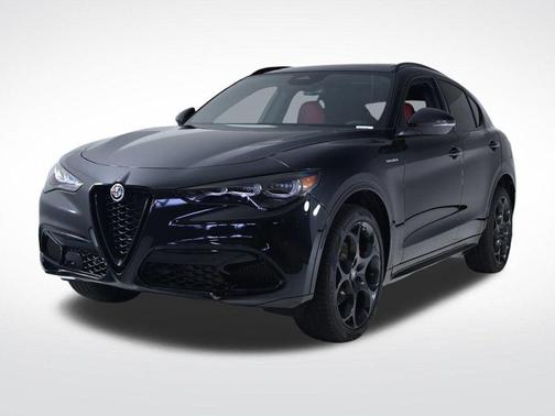 2025 Alfa Romeo Stelvio Base