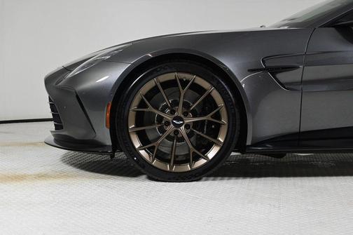 2026 Aston Martin Vantage Base