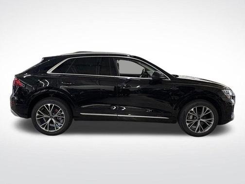 2025 Audi Q8 Premium Plus