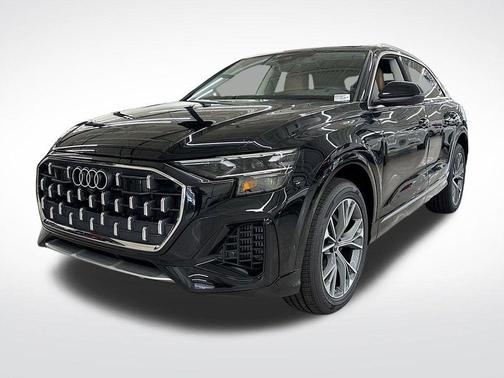 2025 Audi Q8 Premium Plus