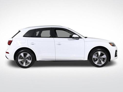 2023 Audi Q5 40 Premium Plus