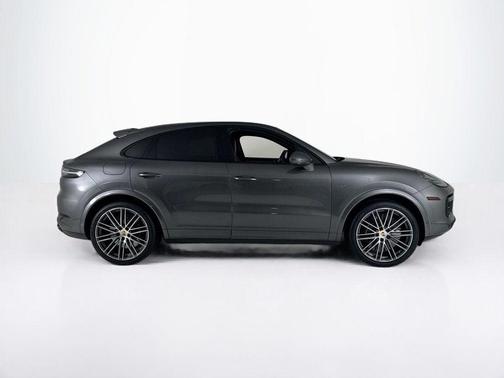 2022 Porsche Cayenne Turbo S