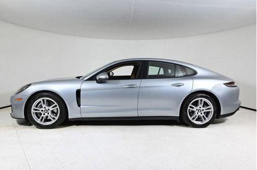 2021 Porsche Panamera RWD