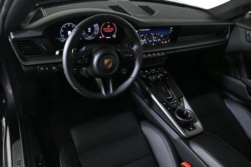 2025 Porsche 911 Carrera