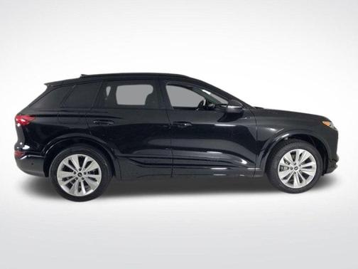 2025 Audi Q6 e-tron Premium