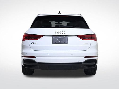2024 Audi Q3 45 S line Premium