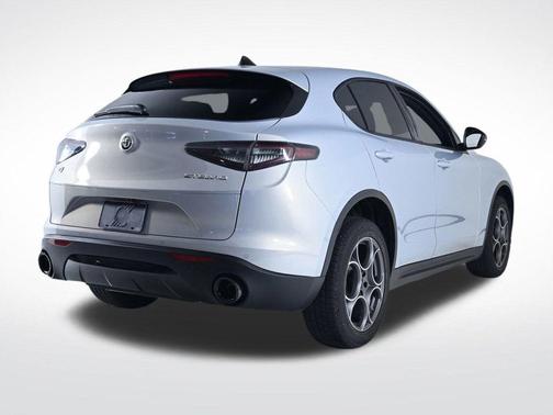 2025 Alfa Romeo Stelvio Base