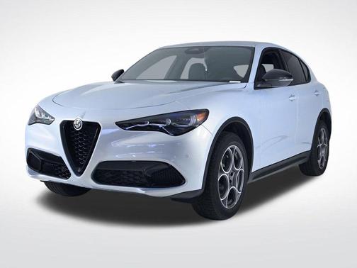 2025 Alfa Romeo Stelvio Base