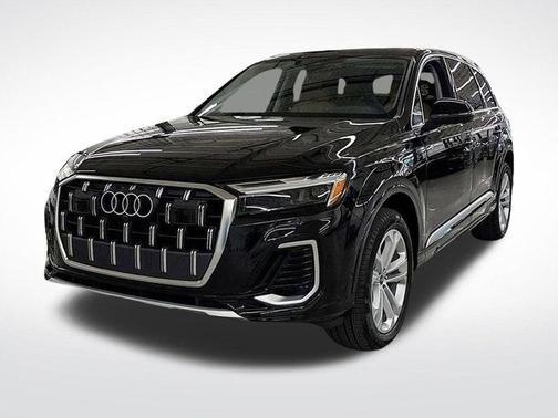 2025 Audi Q7 45 Premium Plus