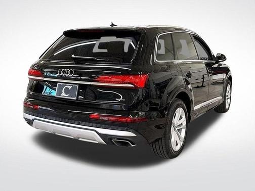 2025 Audi Q7 45 Premium Plus