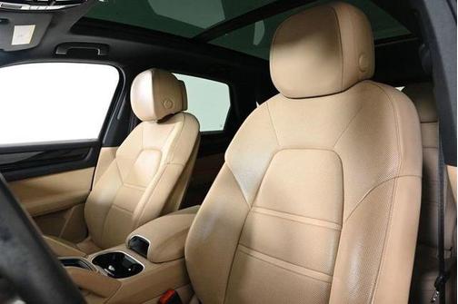 2021 Porsche Cayenne Base
