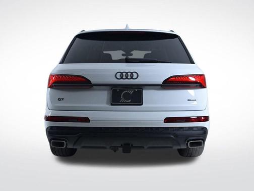 Glacier White Metallic 2026 Audi Q7 55 Premium Plus