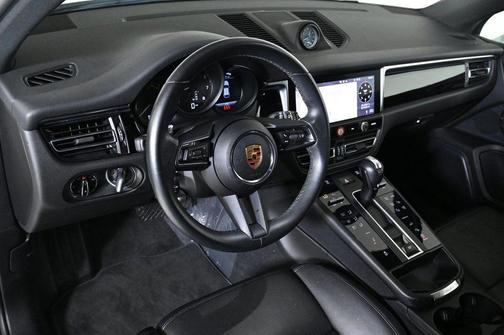 2023 Porsche Macan T
