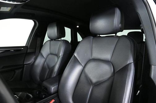 2023 Porsche Macan T
