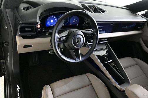 2024 Porsche Macan Turbo