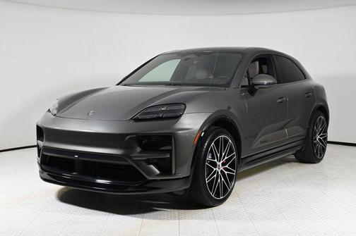 2024 Porsche Macan Turbo