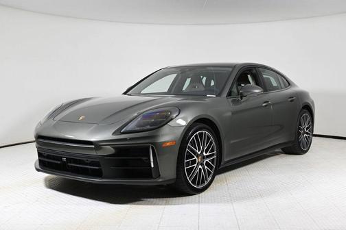 2026 Porsche Panamera 4